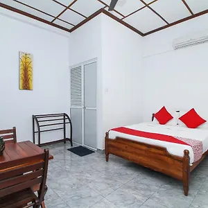 Hotel Leo's